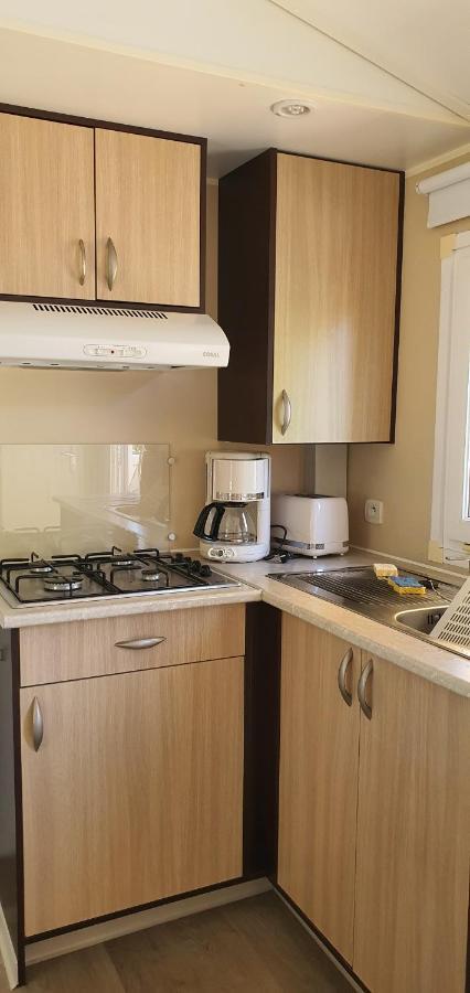 Mobil Home Climatise 6 Personnes La Roque d'Antheron Bagian luar foto